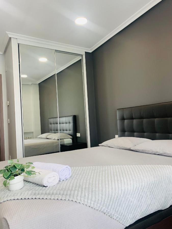 Apartamento Deluxe, 4 Habitaciones, Parking Madrid Bagian luar foto